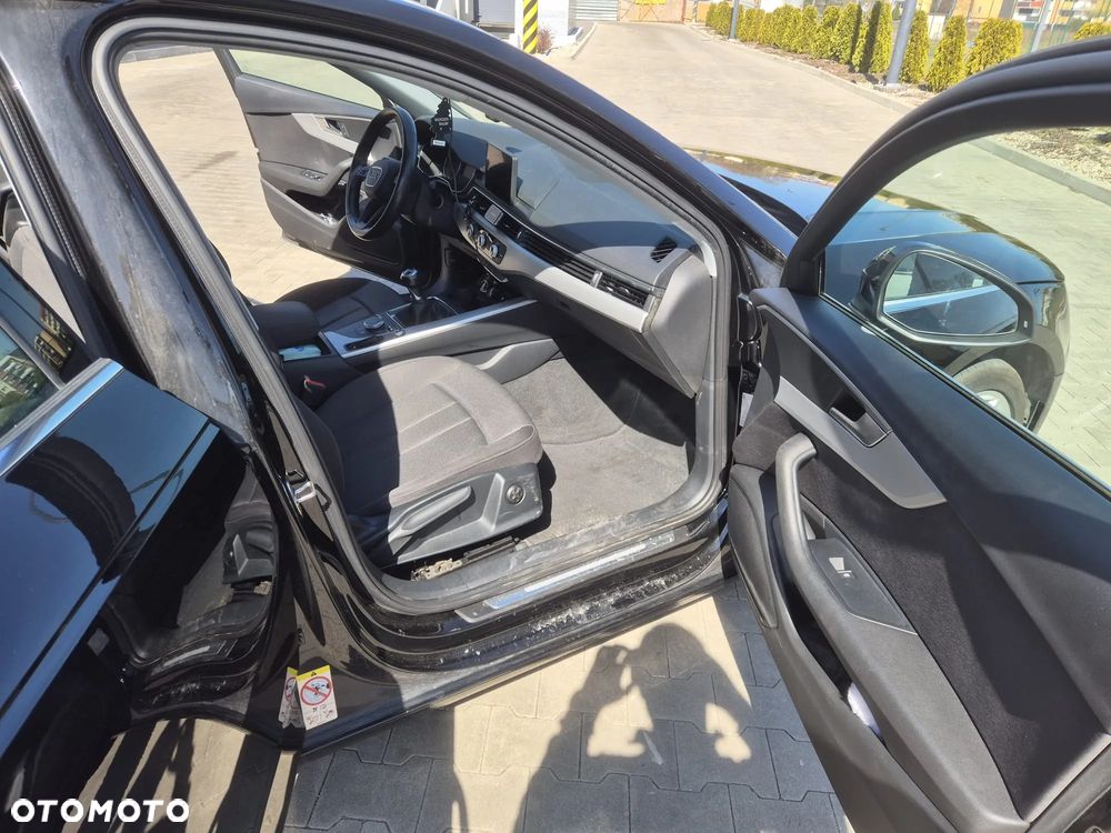 Audi A4 Avant 35 TFSI - 16