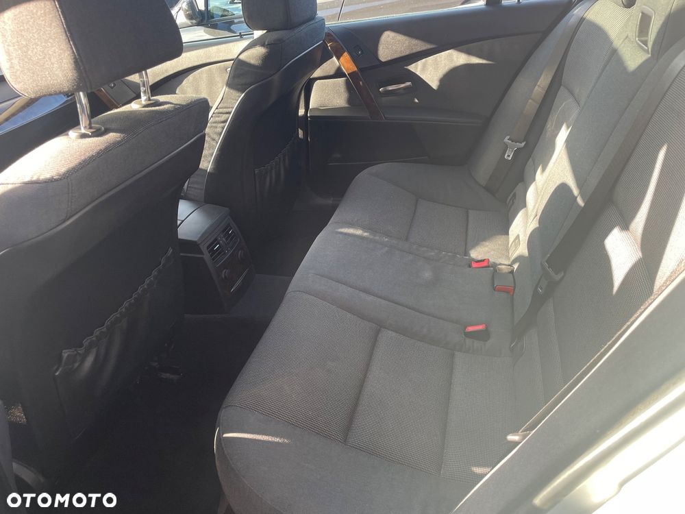 BMW Seria 5 523i - 13