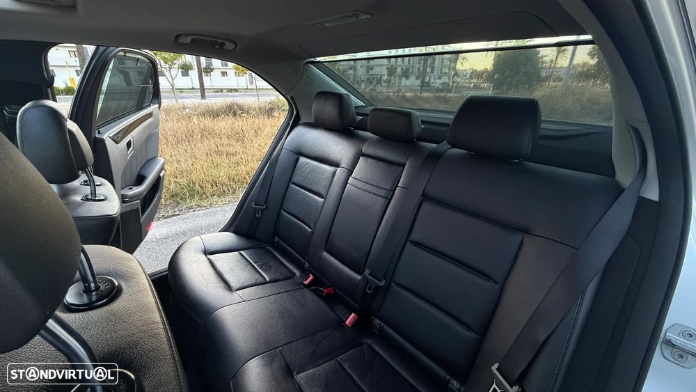 Mercedes-Benz E 220 CDI Avantgarde BlueEfficiency Auto. - 21
