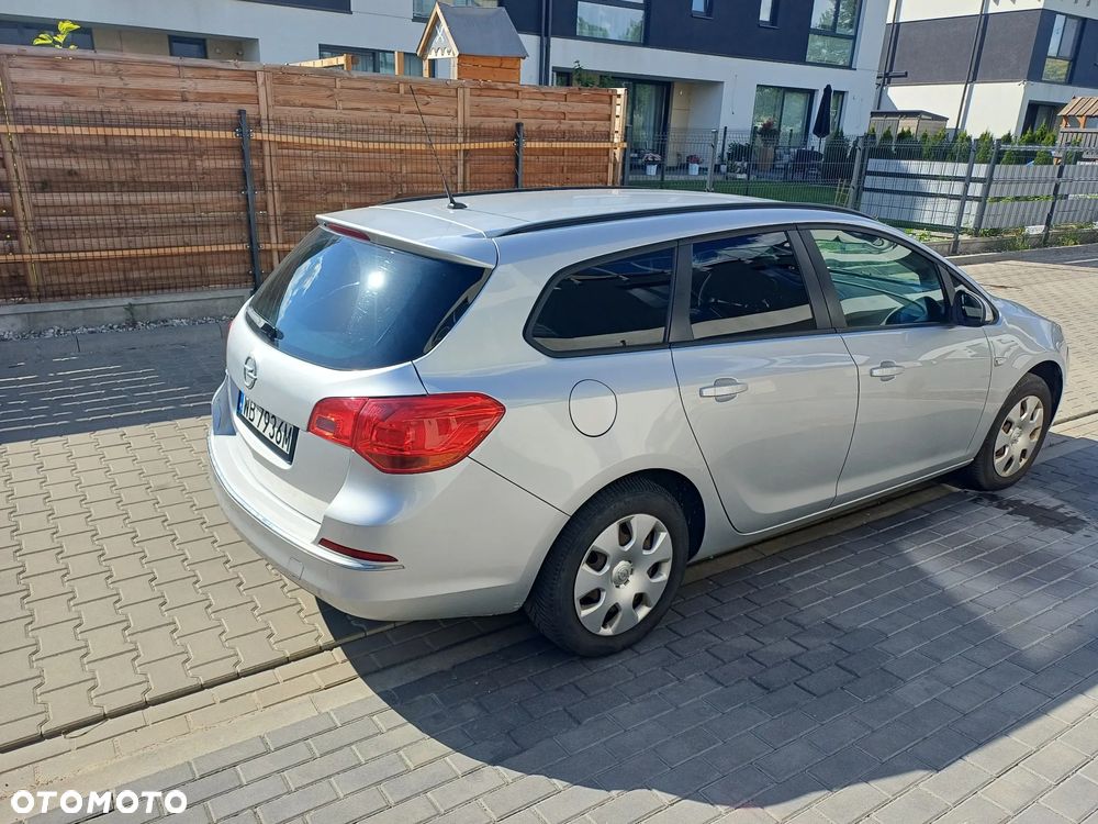 Opel Astra 1.4 T Enjoy - 10