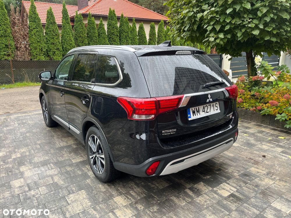 Mitsubishi Outlander 2.0 Invite + 2WD - 3