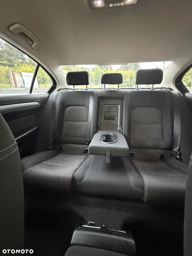 Volkswagen Passat 1.6 TDI BMT Comfortline - 4