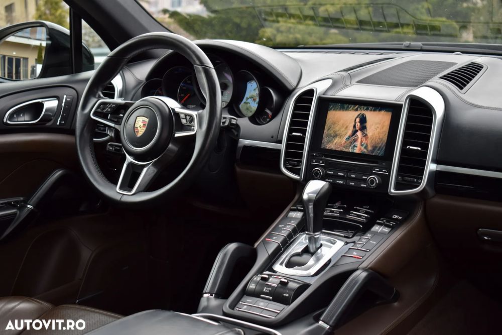 Porsche Cayenne 4.2 L S - 9