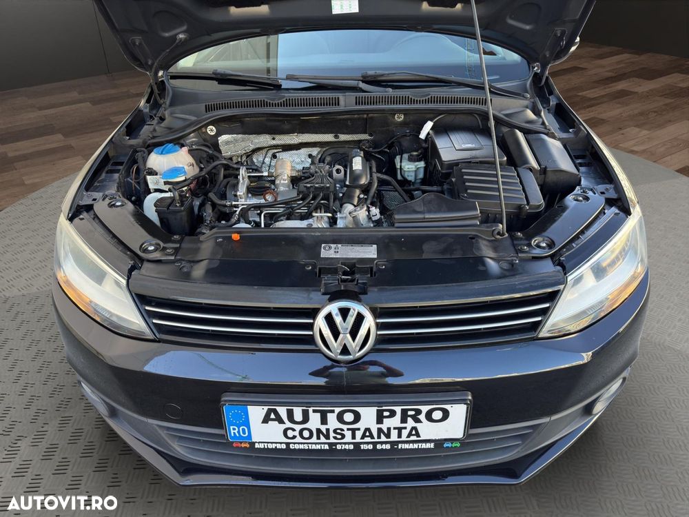 Volkswagen Jetta - 13