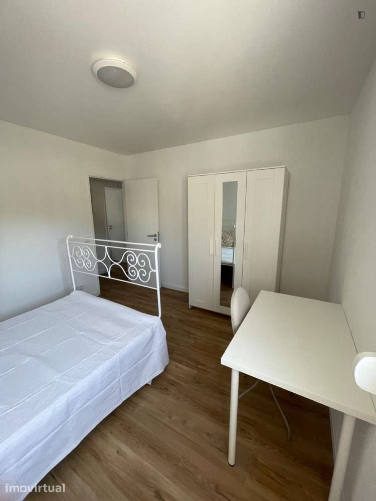 Quarto - localizado em Oeiras Lisbon - Grande imagem: 4/5