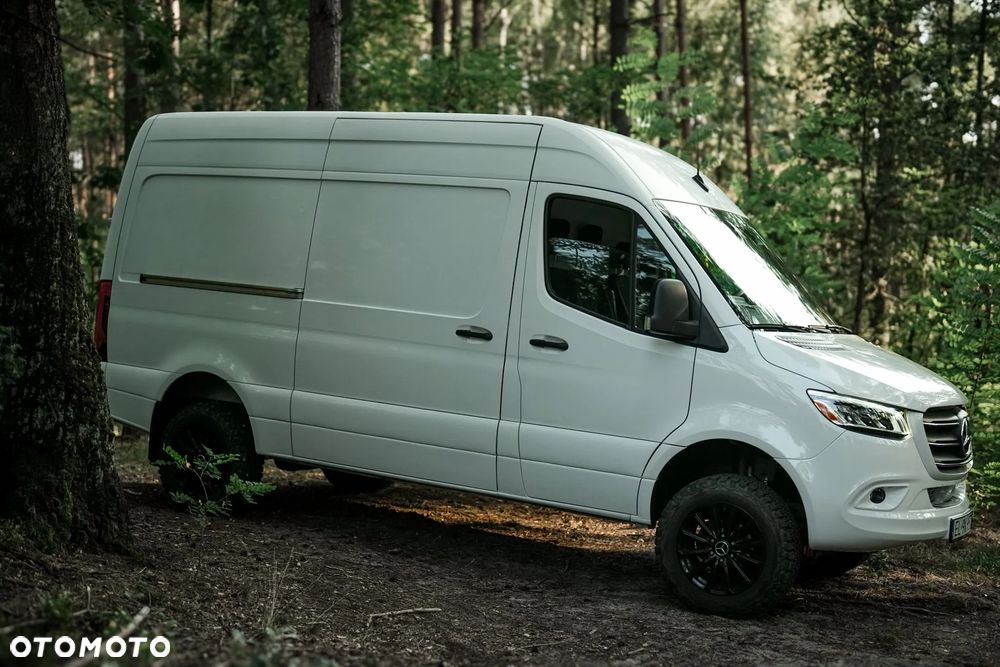 Mercedes-Benz Sprinter - 10