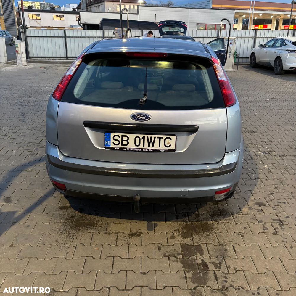 Ford Focus 1.6i 16V - 15