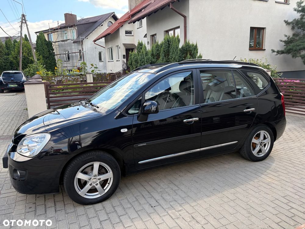 Kia Carens - 14