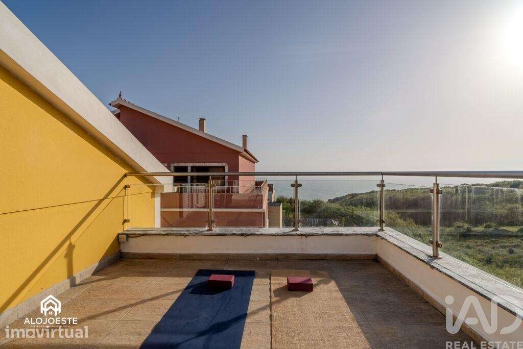 Moradia isolada T3 em São Pedro da Cadeira de 196 m2 - Grande imagem: 4/34