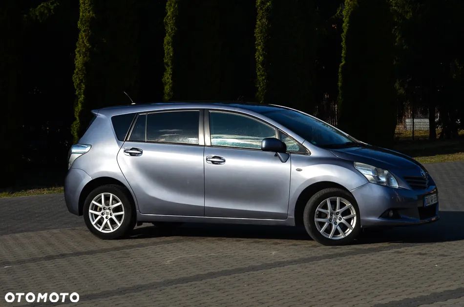 Toyota Verso 1.6 Premium 7os - 11