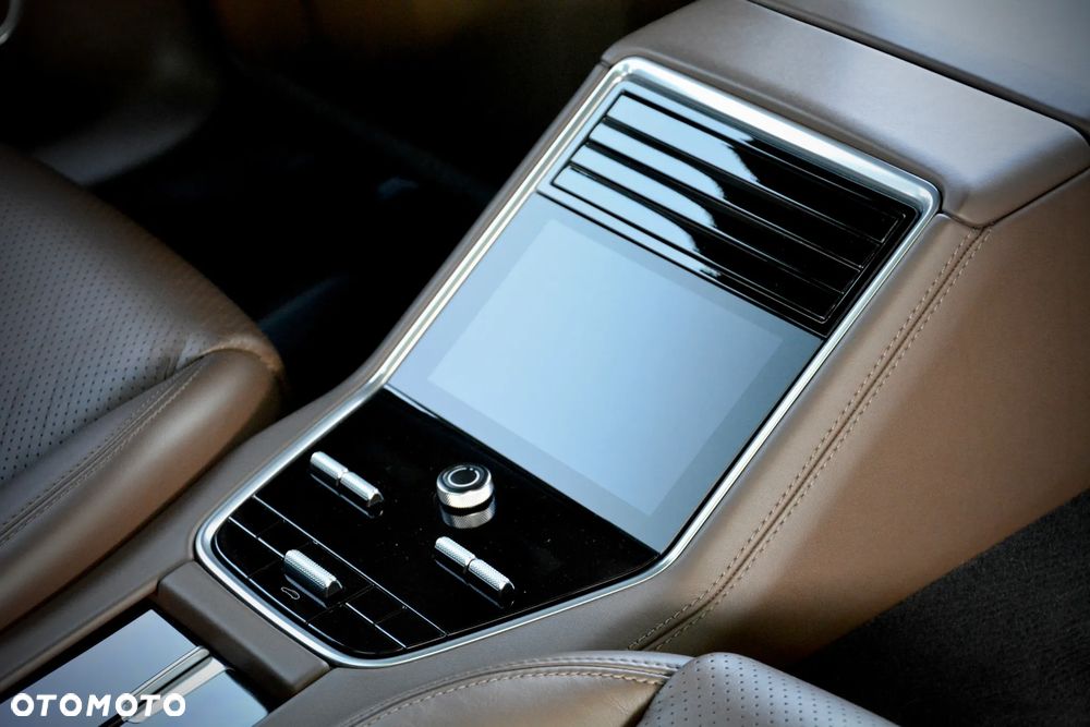 Porsche Panamera - 17