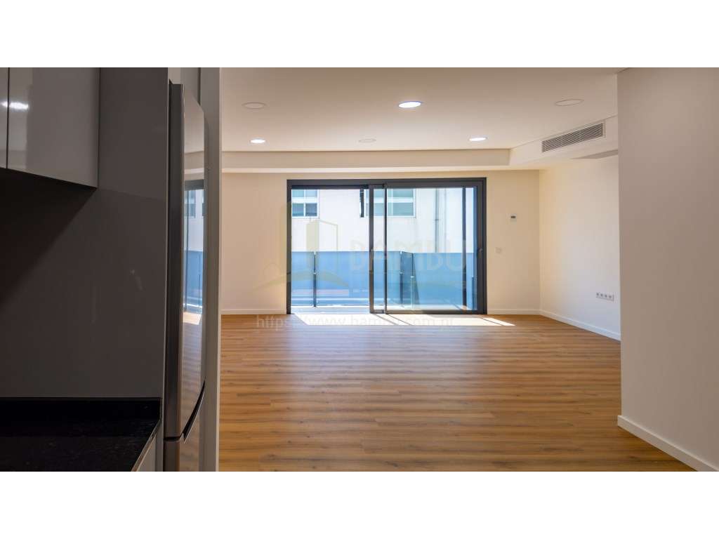 Apartamento T2 (NOVO) com lugar de garagem - Grande imagem: 3/24