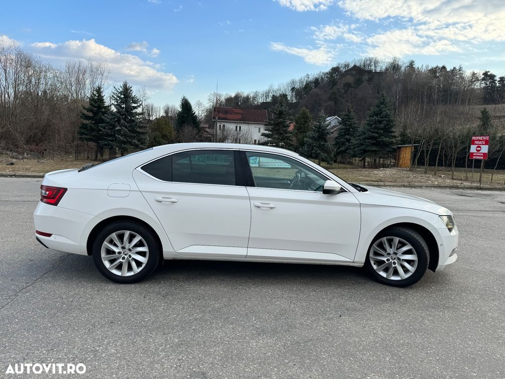 Skoda Superb 1.6 TDI DSG Ambition - 5