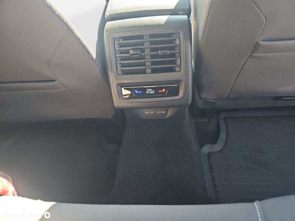 Volkswagen Golf - 41