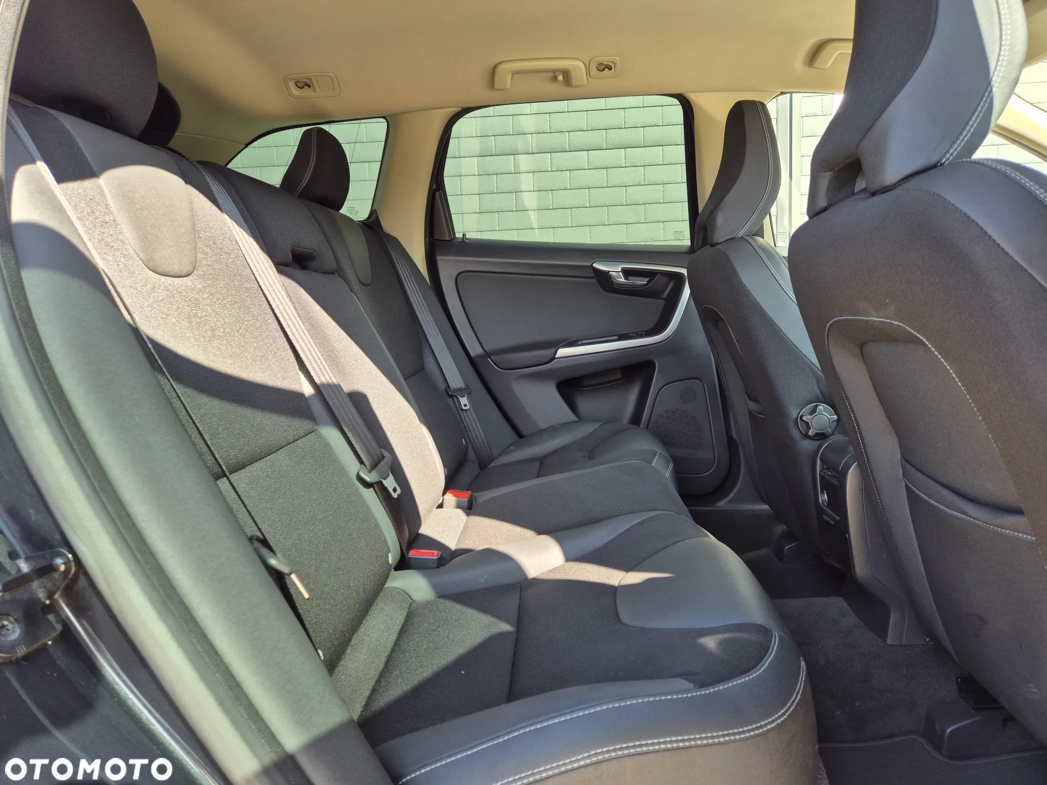 Volvo XC 60 D5 AWD - 19