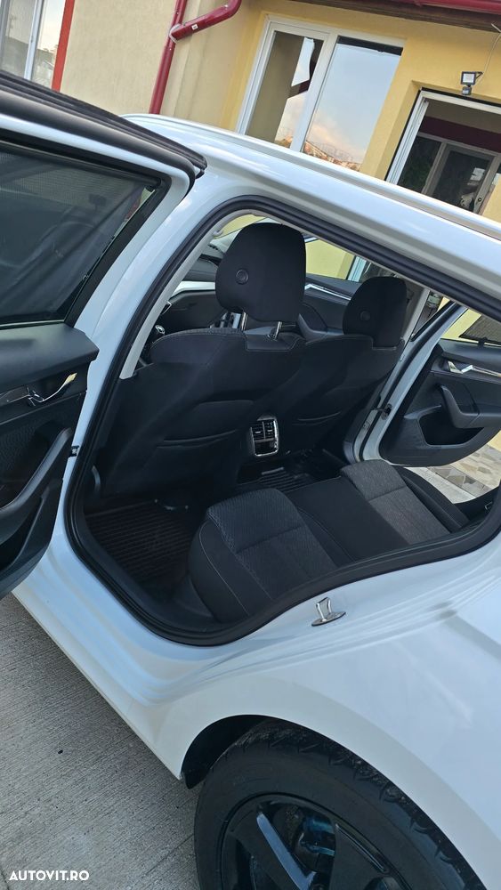 Skoda Octavia 2.0 TDI Style - 12