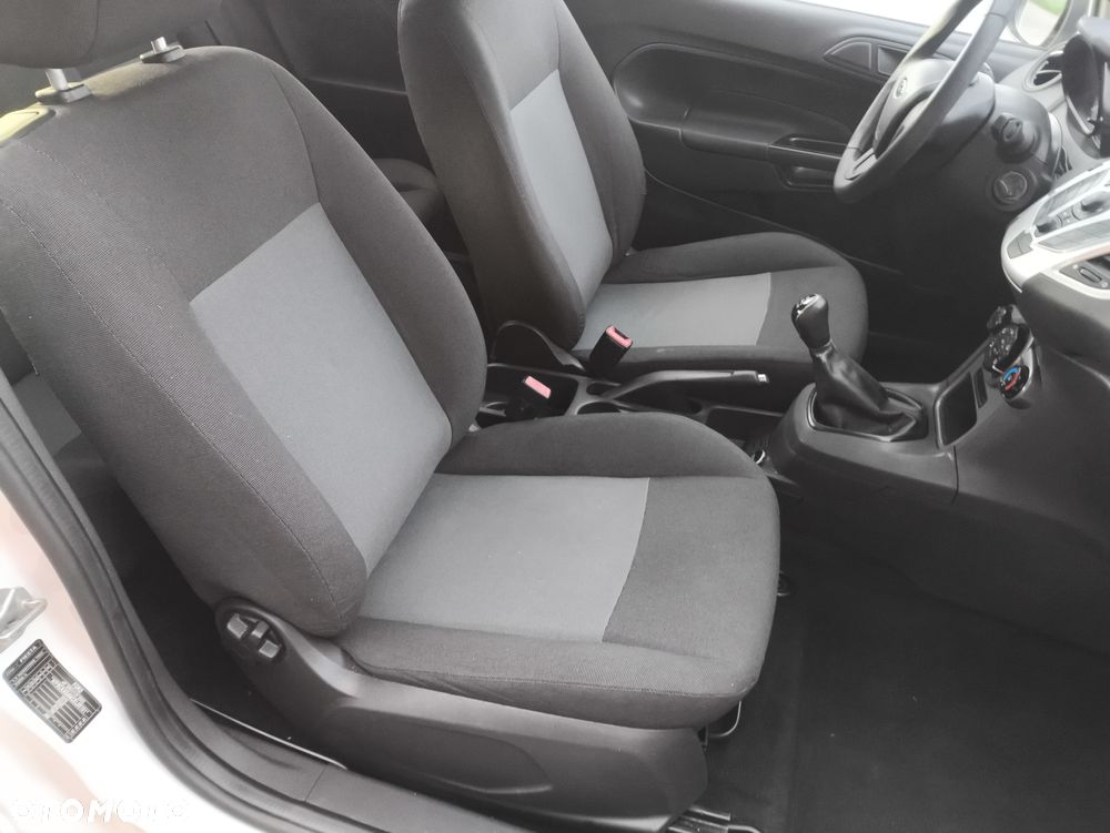 Ford Fiesta 1.5 TDCi Ambiente - 9