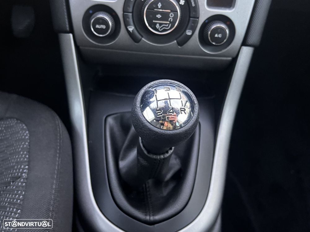 Peugeot 308 SW 1.6 HDi Premium - 23