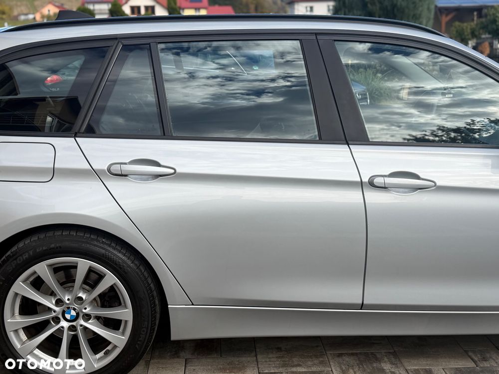 BMW Seria 3 320d Edition Luxury Line Purity - 24