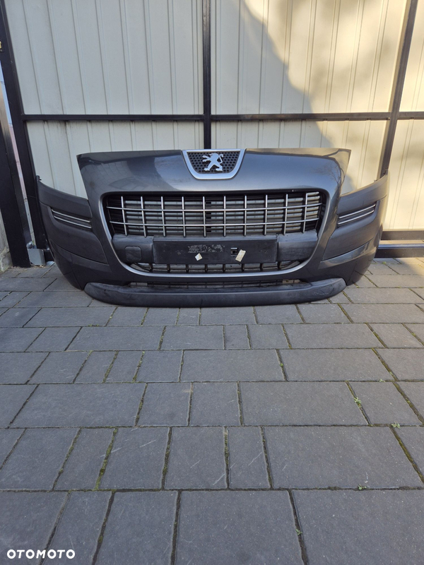 Zderzak przód przedni peugeot 3008 rok 10 kod lak KTPD