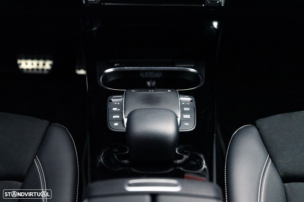 Mercedes-Benz A 250 e AMG Line - 38