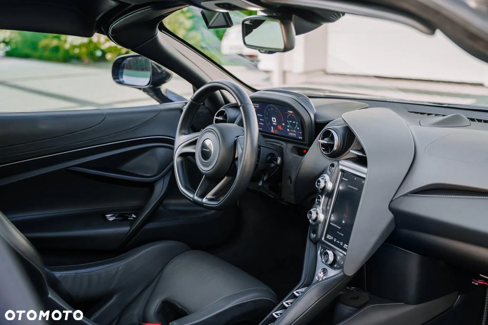 McLaren 720S Coupe - 13