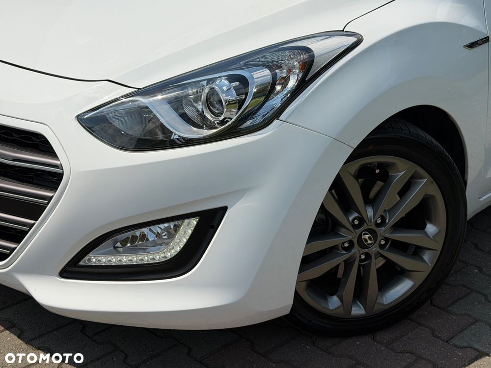 Hyundai i30 blue 1.6 GDI Passion - 9