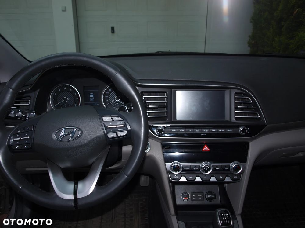 Hyundai Elantra 1.6 Style - 7