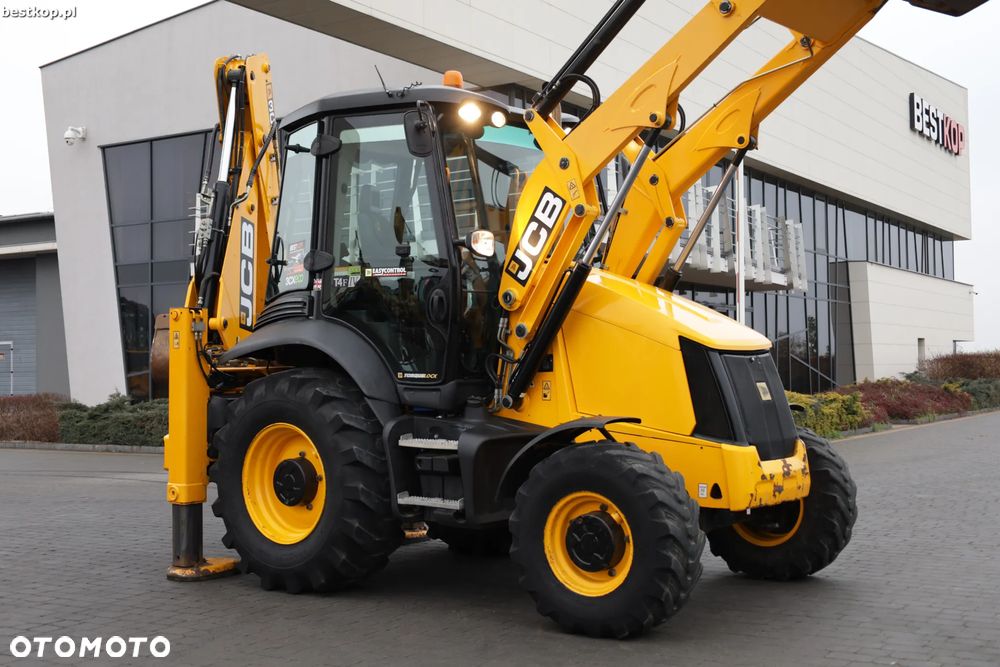 JCB 3CX - 18