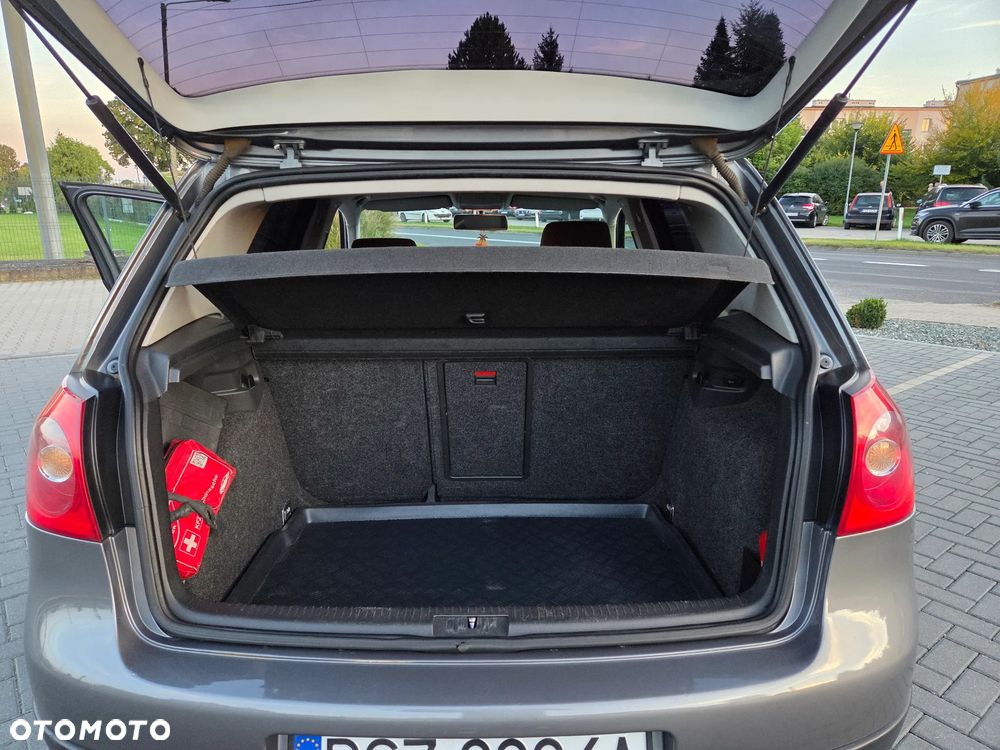 Volkswagen Golf - 22