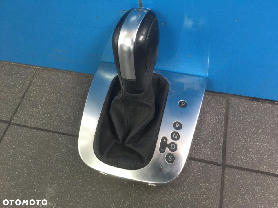 GAŁKA MIESZEK ZMIANY BIEGÓW AUTOMAT DSG VOLKSWAGEN 5K2713203B OKM - 1