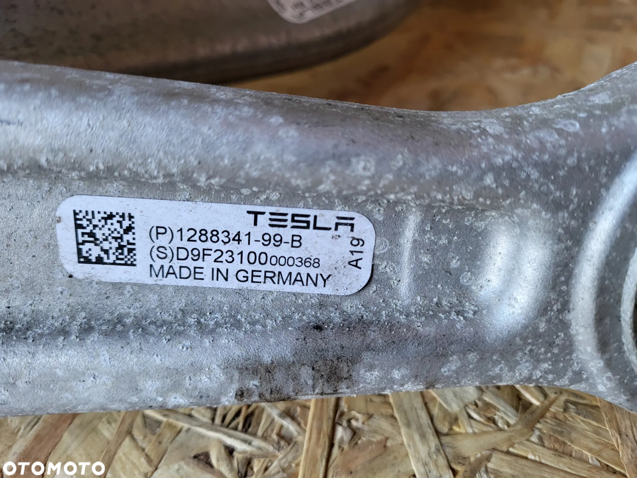 TESLA Y RWD 2023r. Zawieszenie przód kompletne lewe prawe - 9