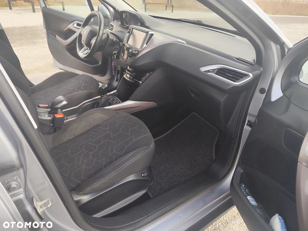 Peugeot 2008 1.6 VTi Allure - 9