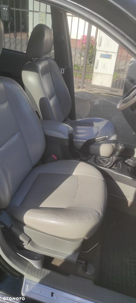 Hyundai Santa Fe - 4