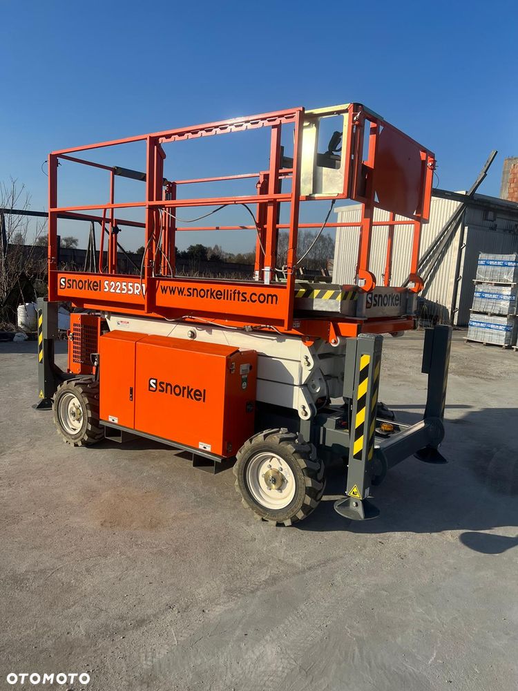 Snorkel S2255RT Podnośnik nożycowy 4x4 Diesel 50 mth 420KG Platforma Genie Skyjack - 4