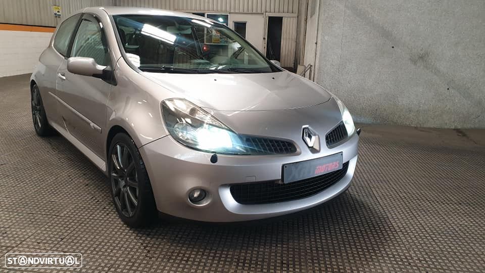 Renault Clio 2.0 16V Sport - 10
