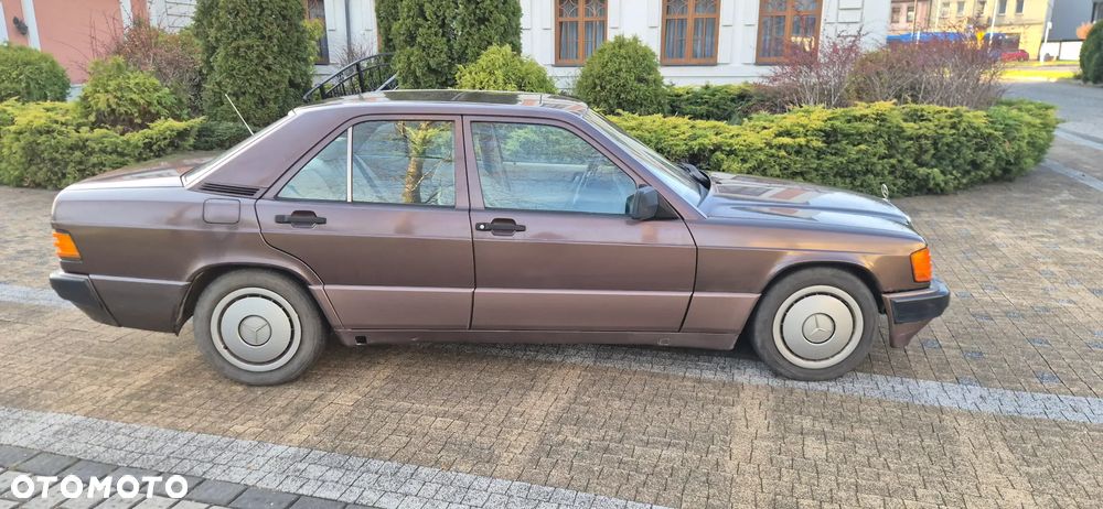 Mercedes-Benz W201 (190) - 5