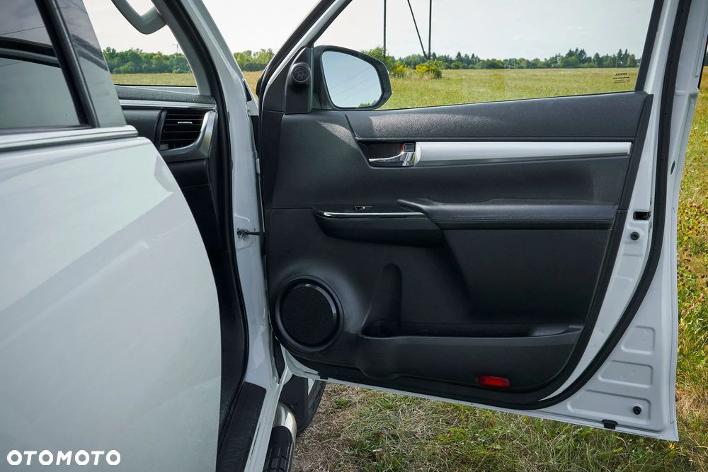 Toyota Hilux 2.4 D-4D Double Cab SR5 4x4 - 27