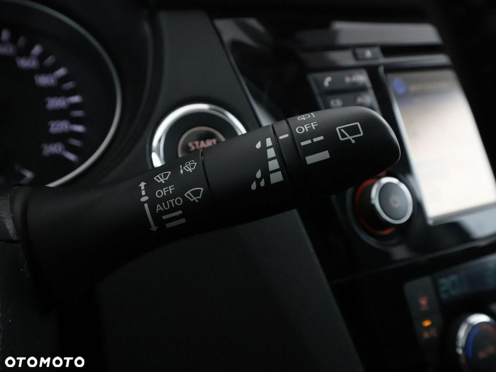 Nissan Qashqai 1.6 DIG-T N-Connecta - 32