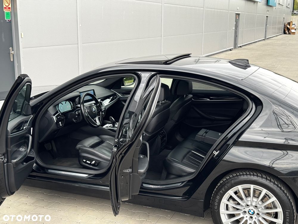 BMW Seria 5 520d Sport Line - 24