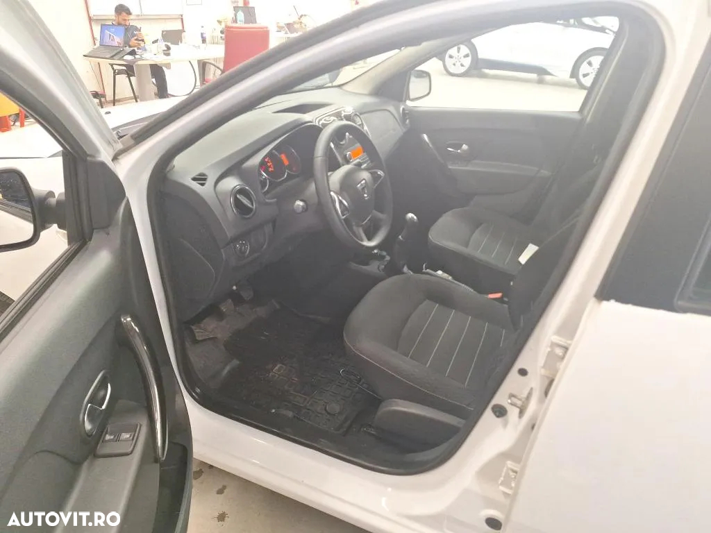 Dacia Logan 1.5 Blue dCi Laureate - 3
