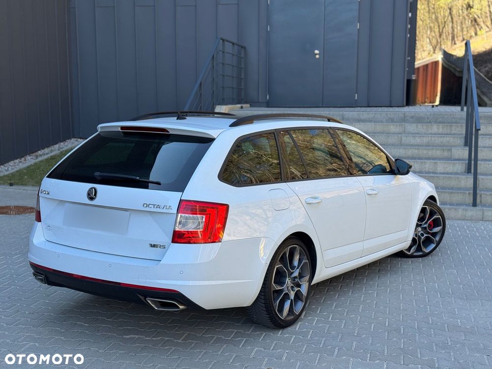 Skoda Octavia 2.0 TDI DSG RS - 12
