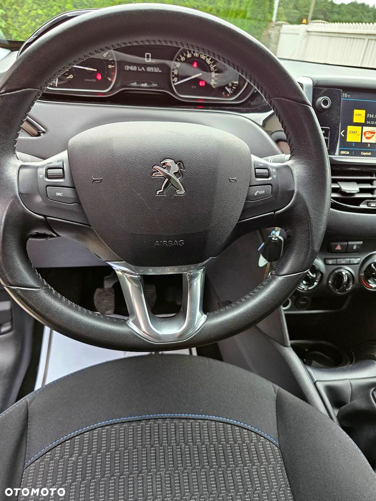 Peugeot 208 1.2 VTi Style - 26