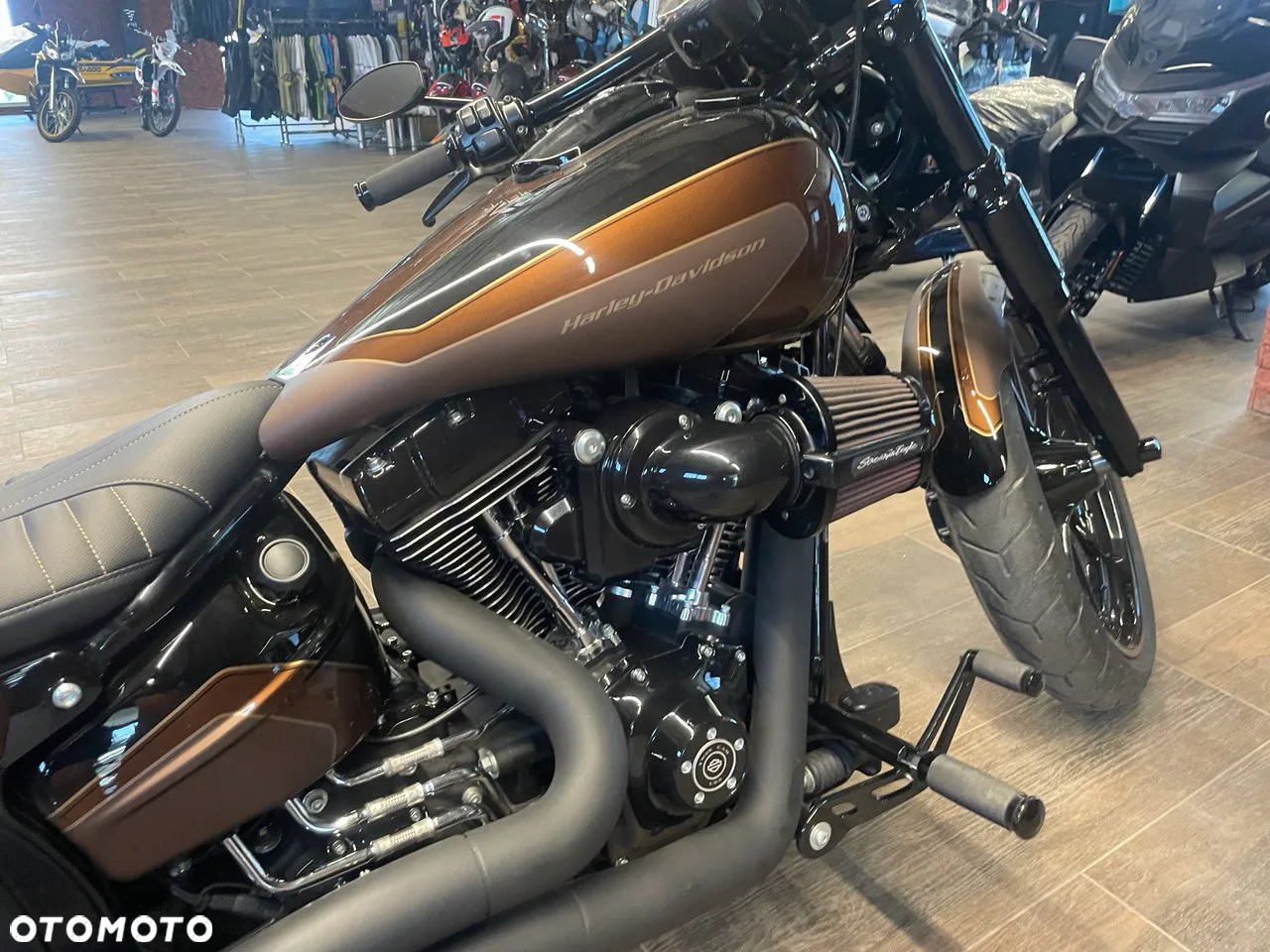 Harley-Davidson FXSB Breakout - 10
