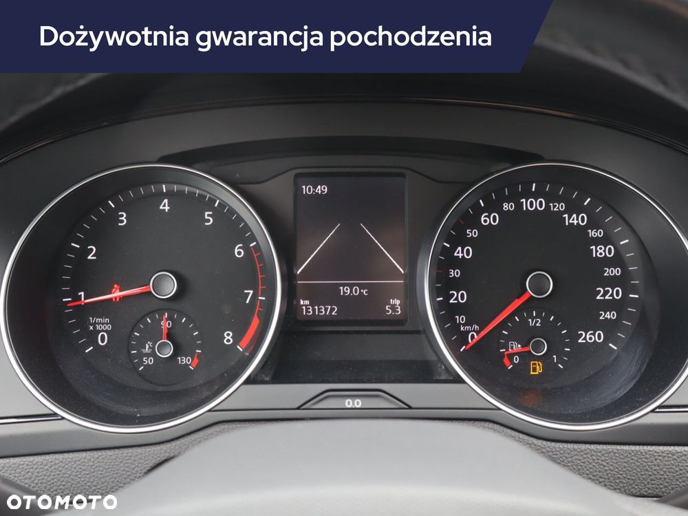 Volkswagen Passat - 13
