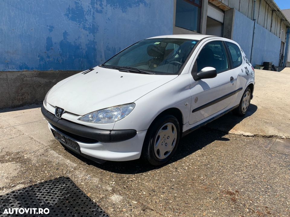 Dezmembrez piese Peugeot 206 - 1