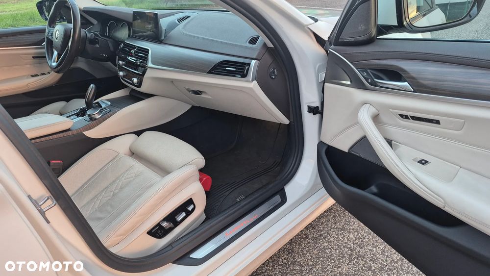 BMW Seria 5 520d Luxury Line - 17