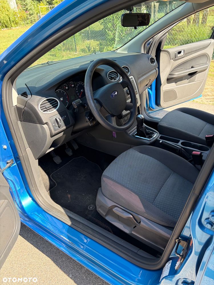 Ford Focus 1.6 16V Style - 12