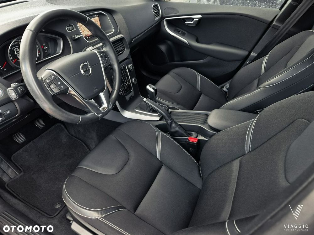 Volvo V40 T2 Momentum - 17