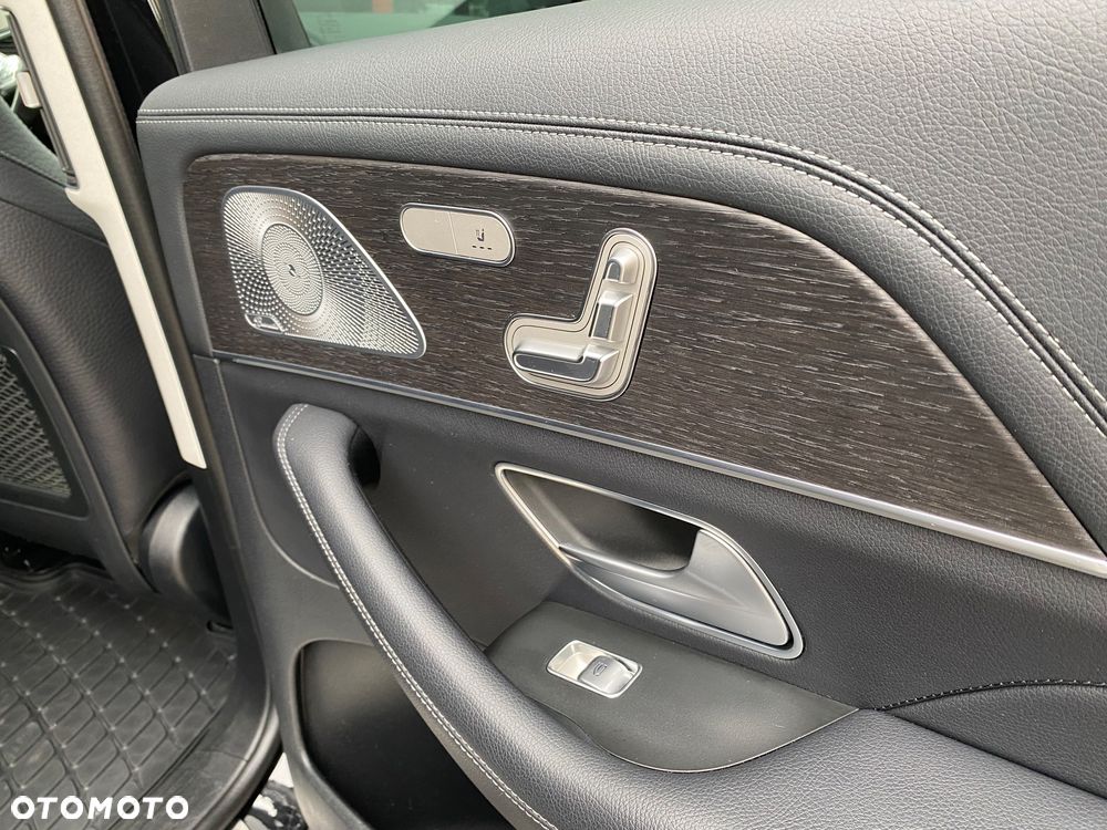 Mercedes-Benz GLS - 21